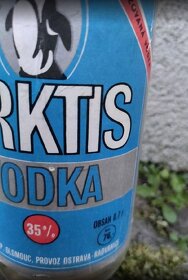 retro lahev od vodky - 3