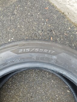 Hankook 215/55 R17 - 3