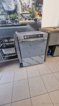 Profesionální myčka nádobí RM TT52 ABT T, 400V - 3