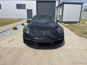 Porsche 911 Carrera 4 - 3