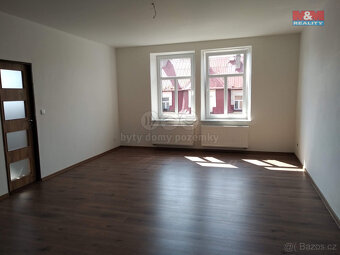 Prodej bytu 2+1, 88 m², Krnov, ul. Revoluční - 3