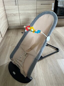Babybjorn lehátko / houpátko krásný stav + hrazdička - 3