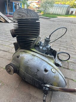 Motor Jawa Pérák 250 - 3