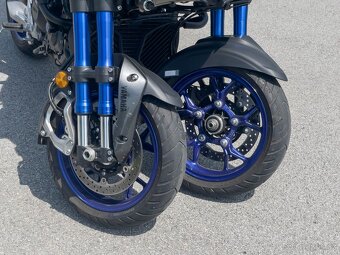 Yamaha Niken - 3