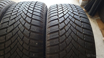 Téměř nejeté zimní Bridgestone LM005, 225/50/18, sada - 3