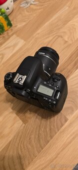 Canon EOS 77D + EF-S 18-55 IS STM - 3