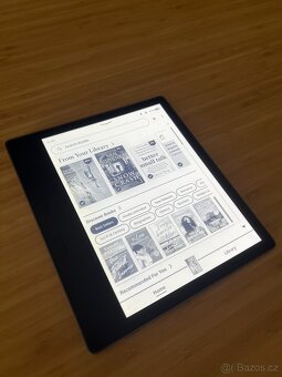 Čtečka knih Amazon Kindle Oasis 10th. gen - 3