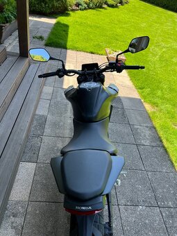 Honda cb125r - 3
