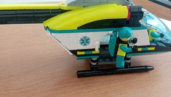 LEGO® City 60405 Záchranářská helikoptéra - 3