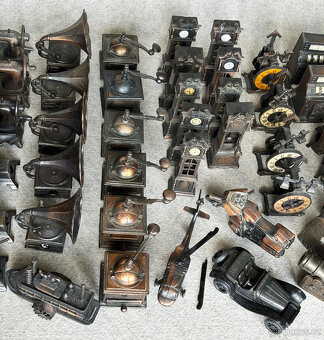 Sbírka kovových ořezávátek - 77 kusů - 3