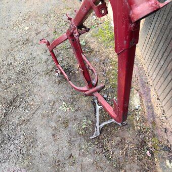 Jawa perak rám komunista - 3