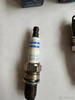 Zapalovací svíčka BOSCH (YR5DII33S) 4ks - 3