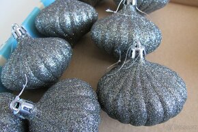 Ozdoby na stromeček - 9ks - matné. - 3