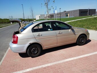 Hyundai Accent 2007 benzin 71Kw//97hp 1.4i technická 04/2027 - 3
