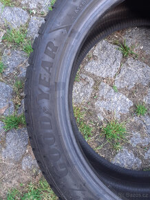1ks zimní pneu 235/45/18 good year ultragrip - 5mm - 3