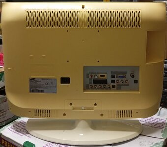 LCD TV Samsung LE22A455 bílá barva - 3