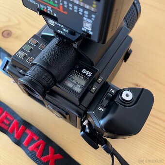 PENTAX 645 + 45mm f2.8 + Blesk AF280T - 3