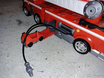 Marshallovo velké hasičské auto - 3