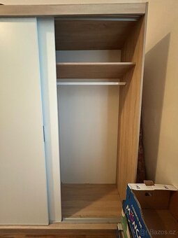 Šatní skříň - 3