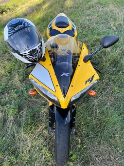 Yamaha R1 - 3