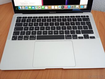 Macbook Air 13 palců M1 chip 16GB RAM 512 SSD 36 cyklů - 3