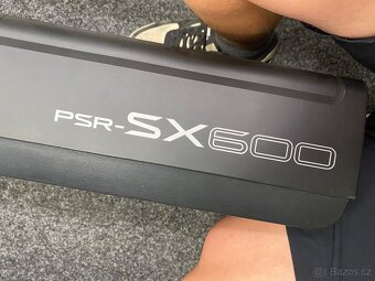 Yamaha PSR SX600 - 3