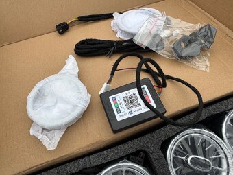 Mercedes W205 LED osvětlení ventilátorů a středové lišty - 3