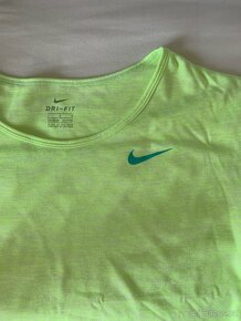 Neonově žluté sportovní tričko Nike 12–13 let - 3