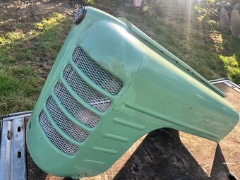 přední kapota zetor 2011 DOKONALÝ STAV - 3