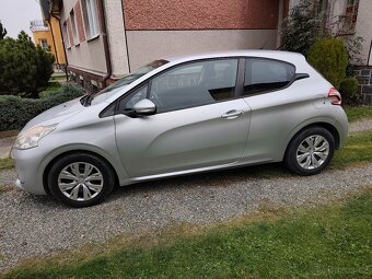 PEUGEOT 208 - 3