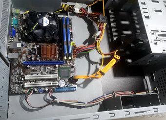 Predám starší PC Pentium 2,6GHz (07) - 3