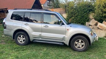 Mitsubishi Pajero wagon - 3