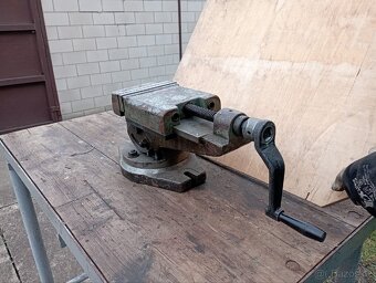 Otočný svěrák - 3