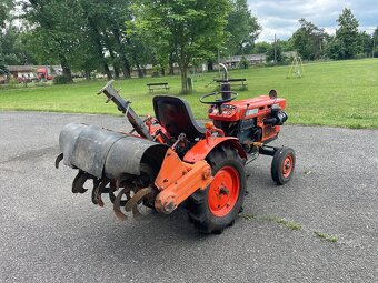 Malotraktor KUBOTA tříválec, nové pneu, příslušenství - 3