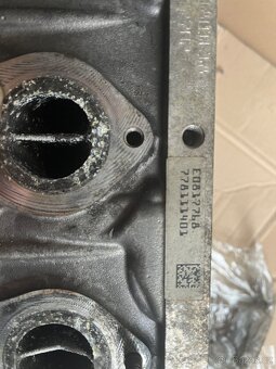 Hlava motoru BMW - 3