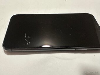 iPhone 11 - 3