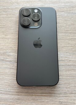 iPhone 15 pro 128 GB černý titan, top stav - 3