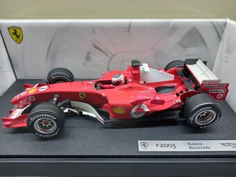 F1 FERRARI F2005 2005 RUBENS BARRICHELLO HOTWHEELS 1:18 - 3