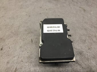 ŠKODA FABIA 2 07-14 - ČERPADLO ABS 6Q0907379AL / 6Q0614417R - 3