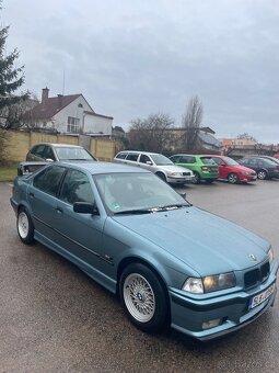 Bmw e36 318i sedan - 3