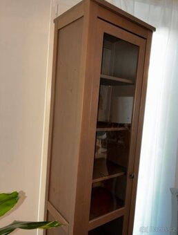 Vitrína Ikea Hemnes v šedohnědém provedení - 3