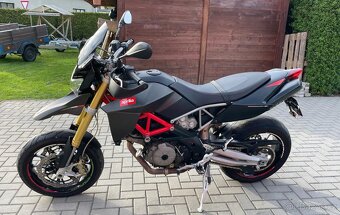Aprilia Dorsoduro 750 Factory - 3