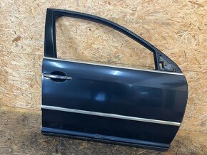 ODSTROJENÉ PRAVÉ PŘEDNÍ DVEŘE VOLKSWAGEN PHAETON - 3