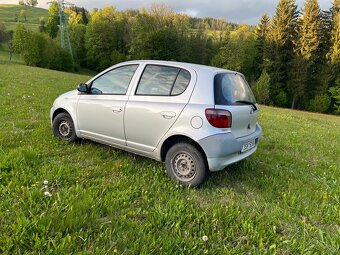 Toyota. Yaris 1.0VVTI - 3