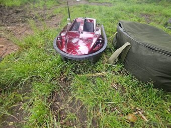prodám zavážecí lodičku Mivardi s GPS a echolotem - 3