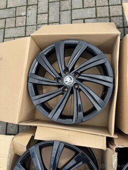 ORIGINÁL Alu Škoda PERSEUS R18, 5x112 - TOP STAV - 3