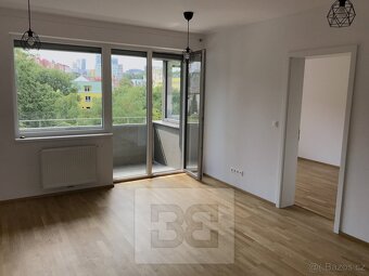 Pronájem bytu s parkováním 2+kk, 50 m2 - Praha - Michle - 3