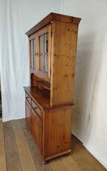 Kuchyňský kredenc - 3