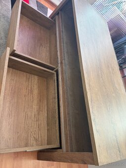 Televizní stolek - 3