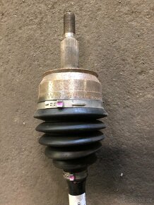 Poloosa pravá VW T6.1 7LA407272 - 3